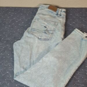 American Eagle Light Blue Women's Mom Jeans size 0 short